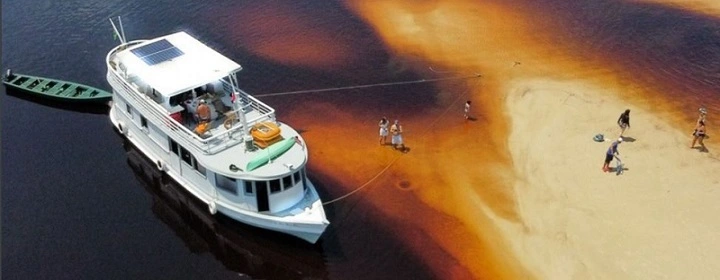  Amazônia Expeditions - Barco Iracema