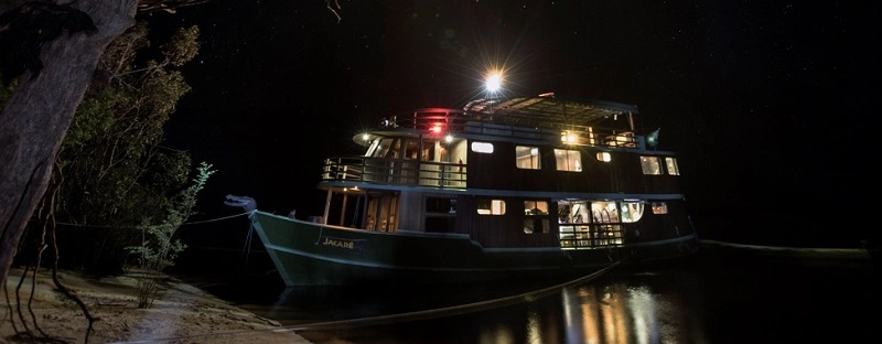  Expedio Katerre - Barco Jacar Au Noturno